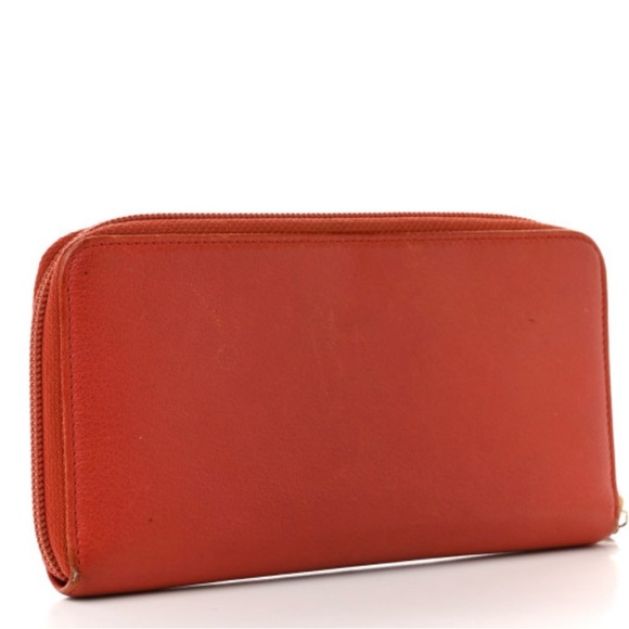 Pre-loved authentic Chanel wallet - Picture 2 of 12